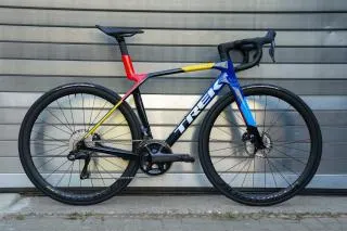 Madone SLR 7 (Größe 52cm Team Replica) Custombike