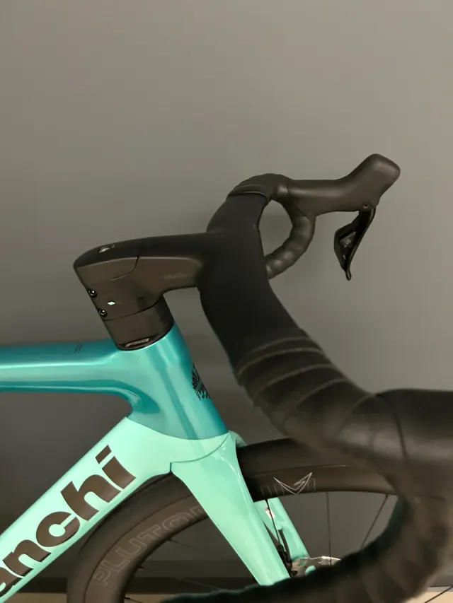 Bianchi e-Oltre 2026 - Shimano 105 12sp - Velomann Plutonium